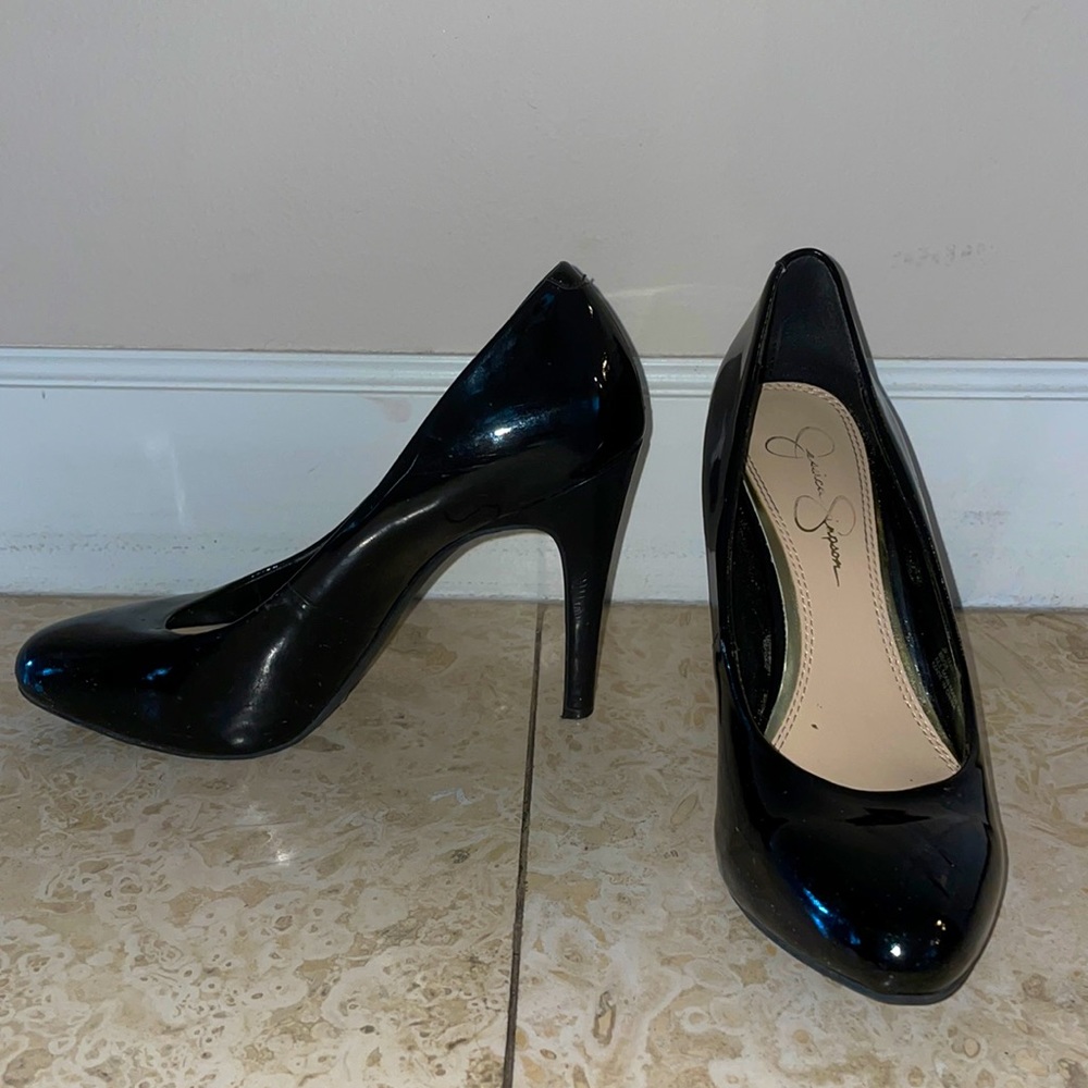 Black Jessica Simpson Round Toe Pumps